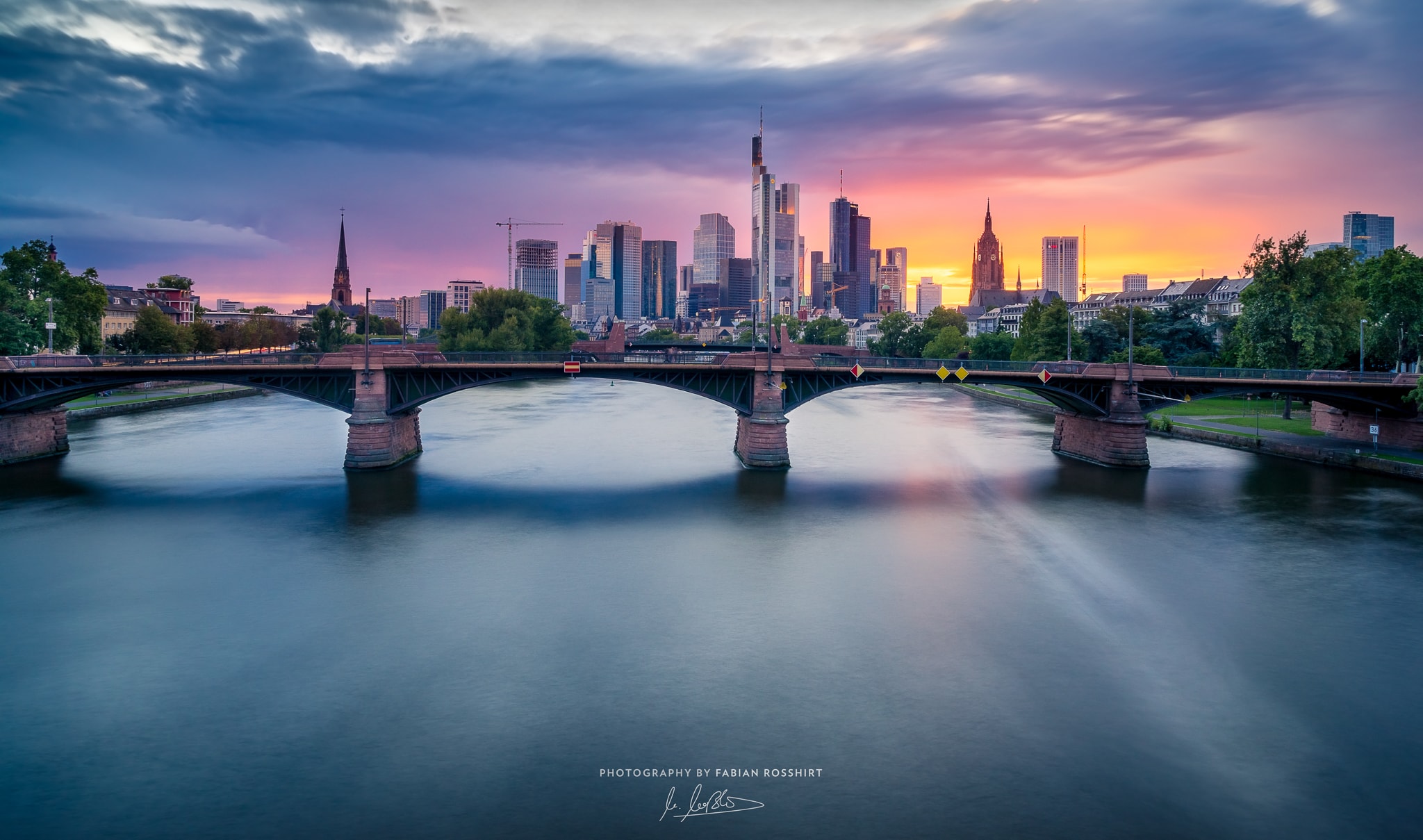 Frankfurt, Skyline, Abend, Sonnenuntergang, Sunset, Orange, Rot, Abendrot,  Farben, MAINHATTAN SUNSET (Photography Wallpaper HD Wandbild Wandbilder Hintergrundbild Background)